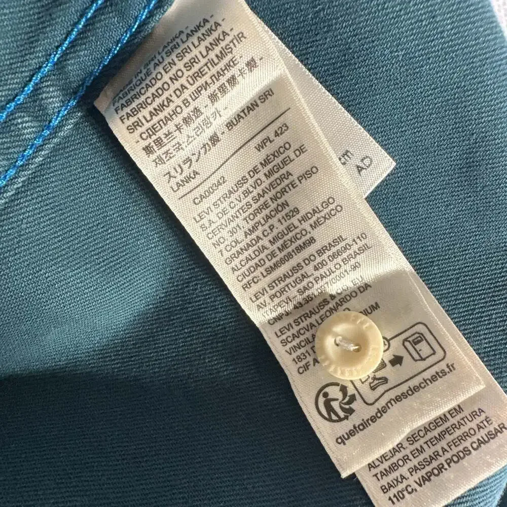 Levi's Classic Worker Overshirt in Green Garment Dye - Picture 10 of 13